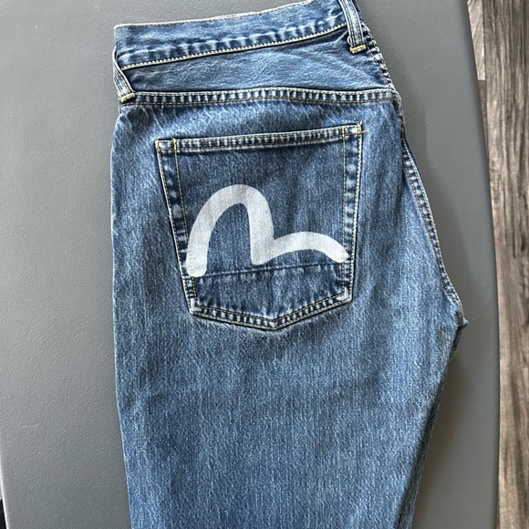 Evisu Jeans - Classic Light Wash - White Daicock Logo - Picture 2 of 4